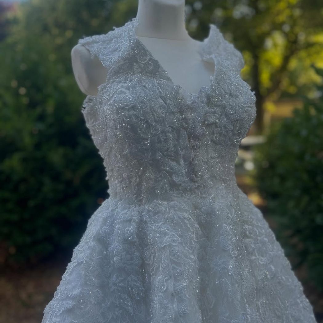 Brautkleider & Takshita Verleih Hakima‘s Beauty Lounge